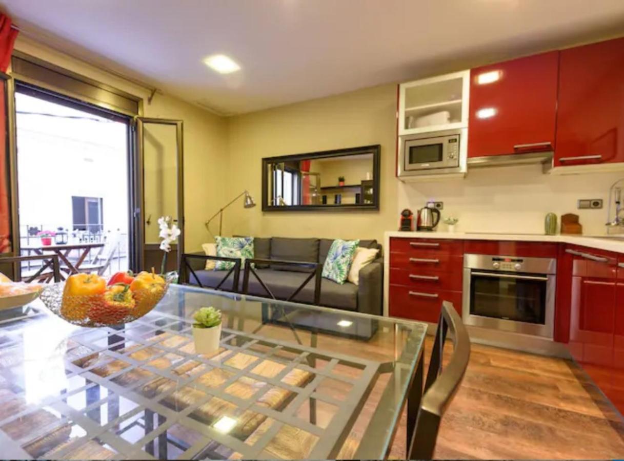 Ramblasrentals Cozy Renovated 2Br With Balcony Lift 20M Rambla - Parking - Wifi บาร์เซโลนา ภายนอก รูปภาพ