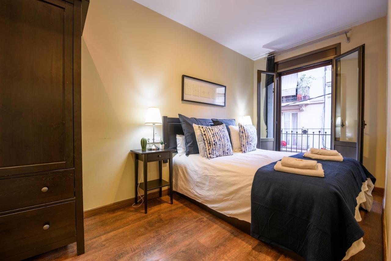Ramblasrentals Cozy Renovated 2Br With Balcony Lift 20M Rambla - Parking - Wifi บาร์เซโลนา ภายนอก รูปภาพ