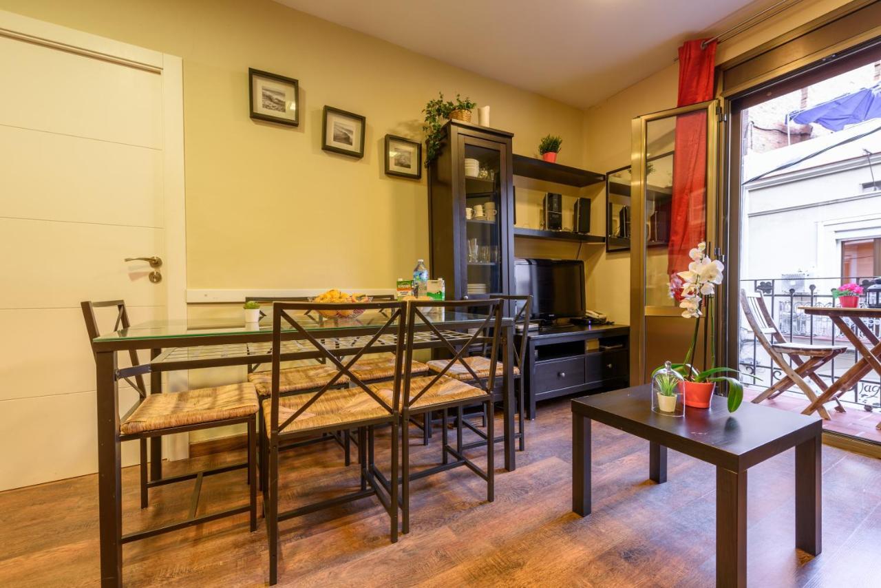 Ramblasrentals Cozy Renovated 2Br With Balcony Lift 20M Rambla - Parking - Wifi บาร์เซโลนา ภายนอก รูปภาพ